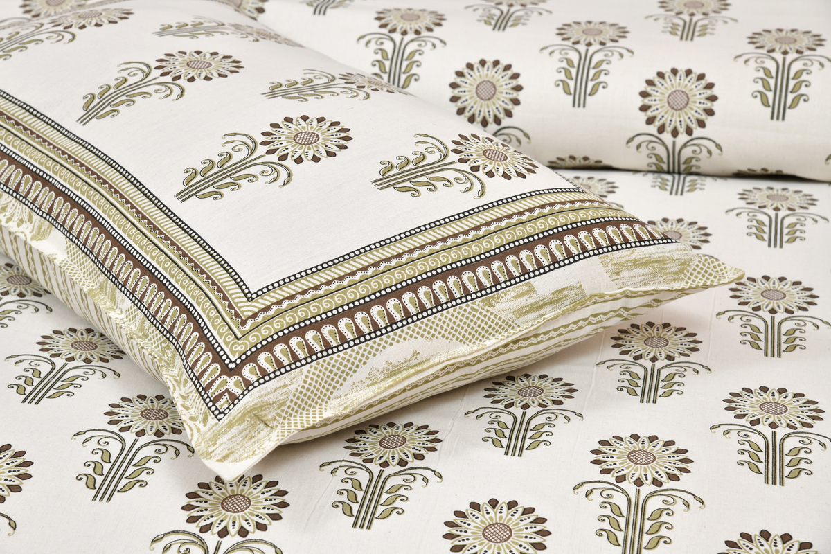 King Size Bedsheet. 90x108 inch approx. 1 Bedsheet 2 Pillow Covers.